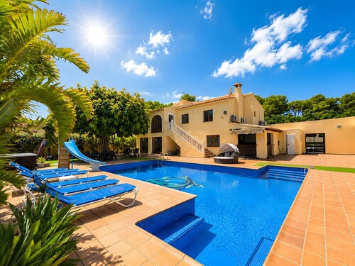 Villa "Casa Emilia" with Pool, Garden and Wi-Fi