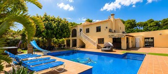 Villa "Casa Emilia" with Pool, Garden and Wi-Fi