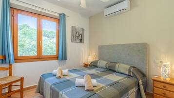 8 chambres, fer et planche à repasser, accès au Wi-Fi (inclus)