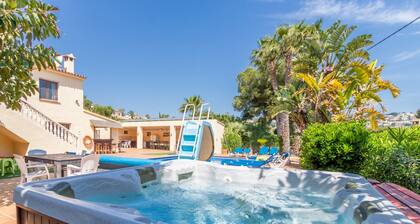 Villa "Casa Emilia" with Pool, Garden and Wi-Fi