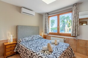 8 bedrooms, iron/ironing board, free WiFi, bed sheets - Villa "Casa Emilia" with Pool, Garden and Wi-Fi (Moraira)