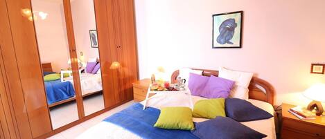 2 chambres, fer et planche à repasser, draps fournis