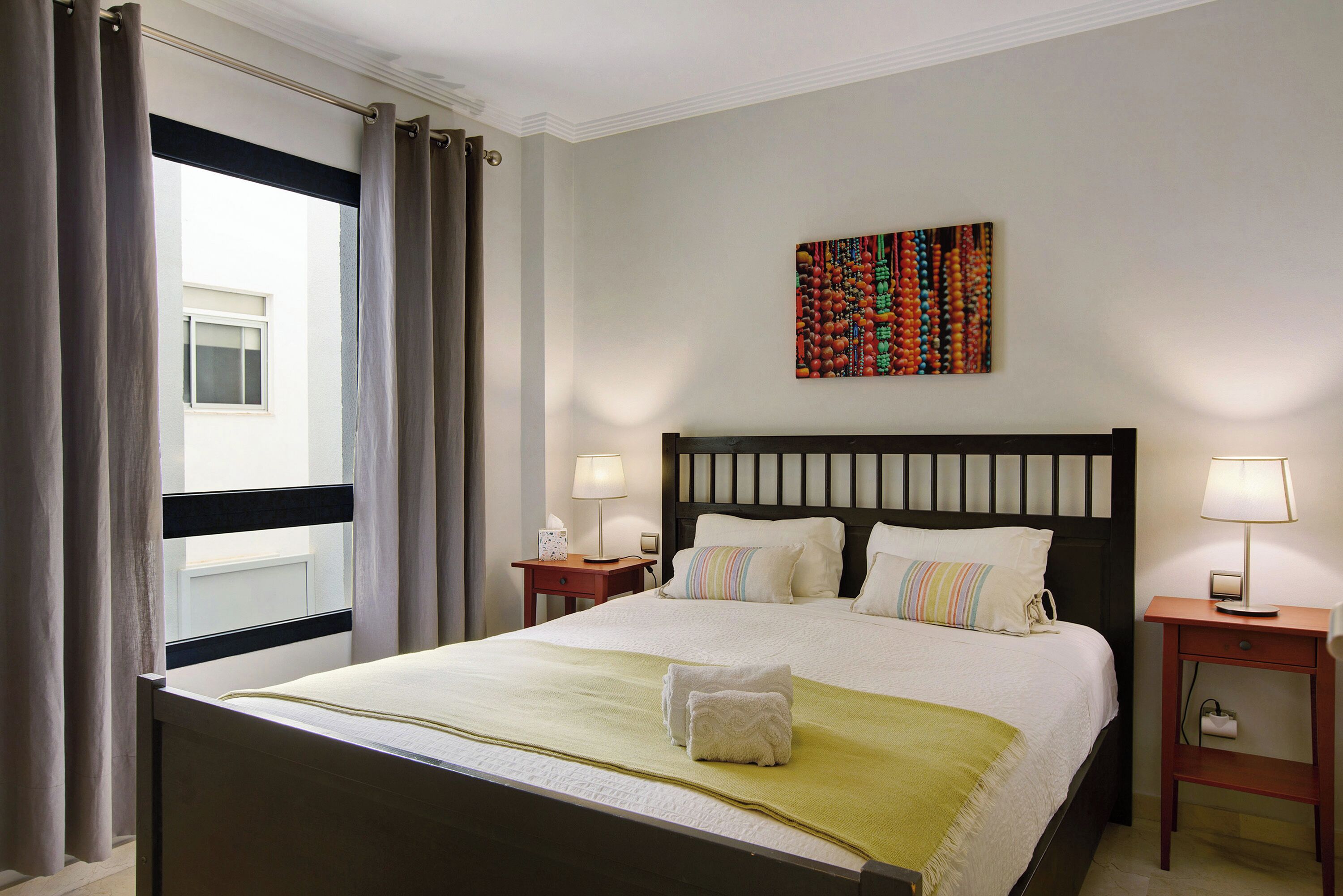 2 slaapkamers, een strijkplank/strijkijzer, gratis wifi, beddengoed