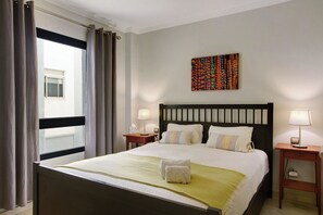 2 slaapkamers, een strijkplank/strijkijzer, gratis wifi, beddengoed