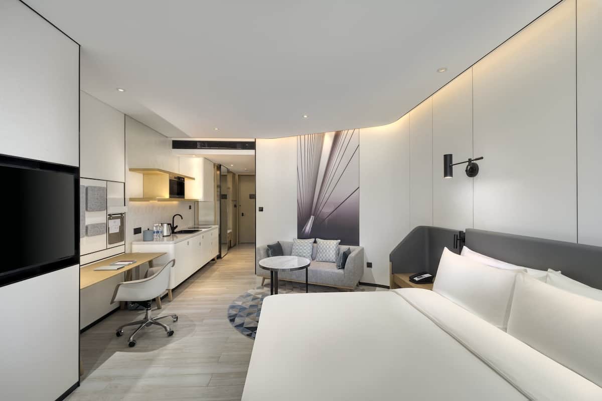 Standard Room, 1 King Bed, Kitchenette
