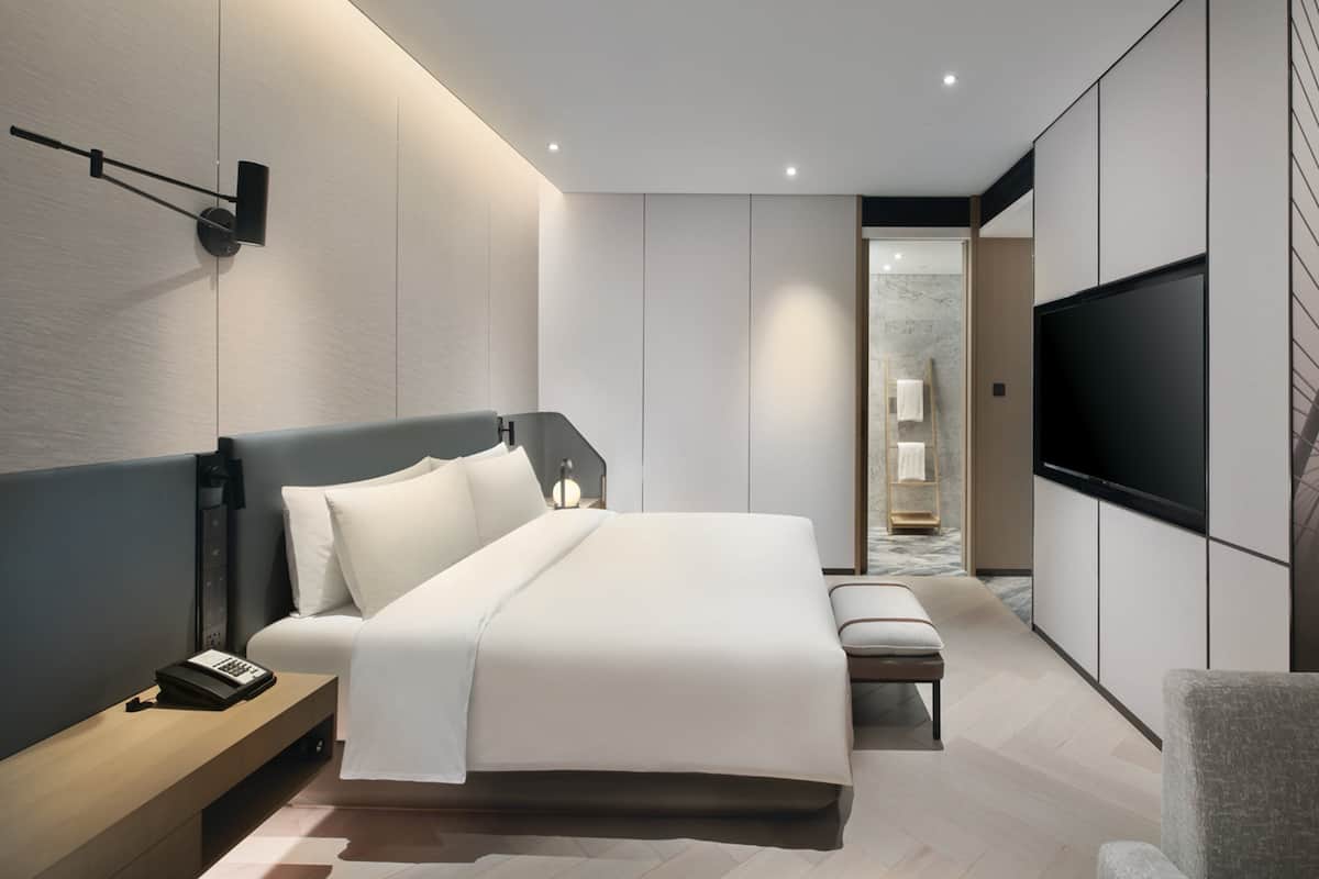 Suite, 1 Bedroom, River View (High Floor)