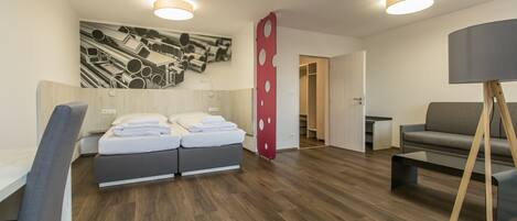 1 bedroom, desk, free WiFi, bed sheets