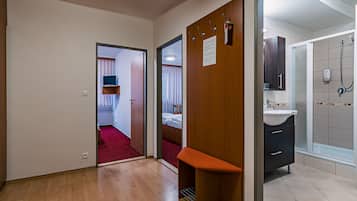 1 غرفة نوم ومكتب وواي فاي مجانًا وملاءات أسرّة