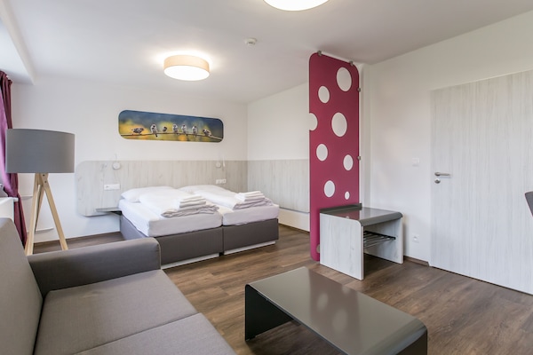 Familie appartement | Een bureau, gratis wifi, beddengoed