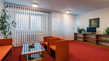 Standard apartman | Nappalirész | Síkképernyős tévé