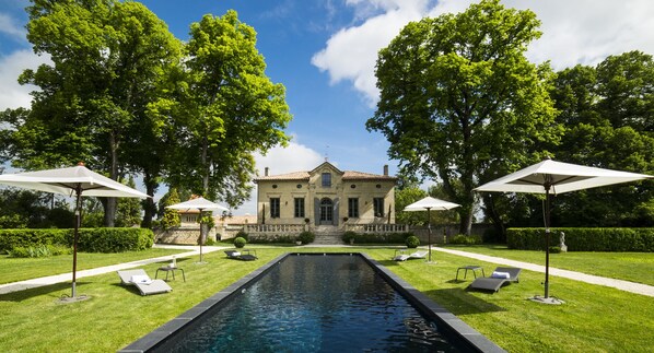 Piscina all'aperto, una piscina riscaldata