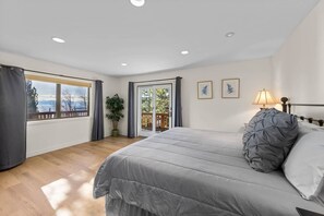 5 Schlafzimmer, Schreibtisch, Bügeleisen/Bügelbrett, kostenloses WLAN