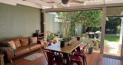 Clean and Stylish. Close to CBD. Newly renovated.