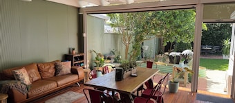 Clean and Stylish. Close to CBD. Newly renovated.