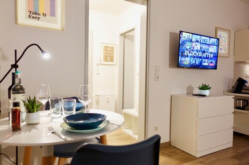 ★NEW★ Modern apartment | close to the city | parking space