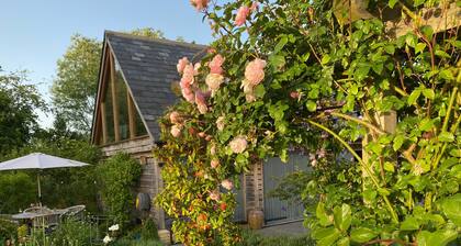 Contemporary Oak Barn in Stunning Cotswold Countryside close to Moreton-in-Marsh