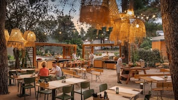 Breakfast, dinner served; Mediterranean cuisine, pool views