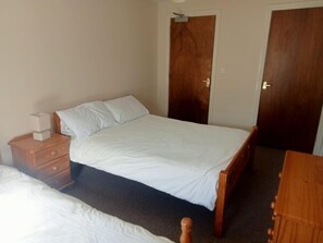 2 bedrooms, free WiFi, bed sheets