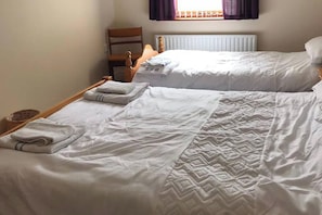 2 habitaciones, wifi gratis y ropa de cama