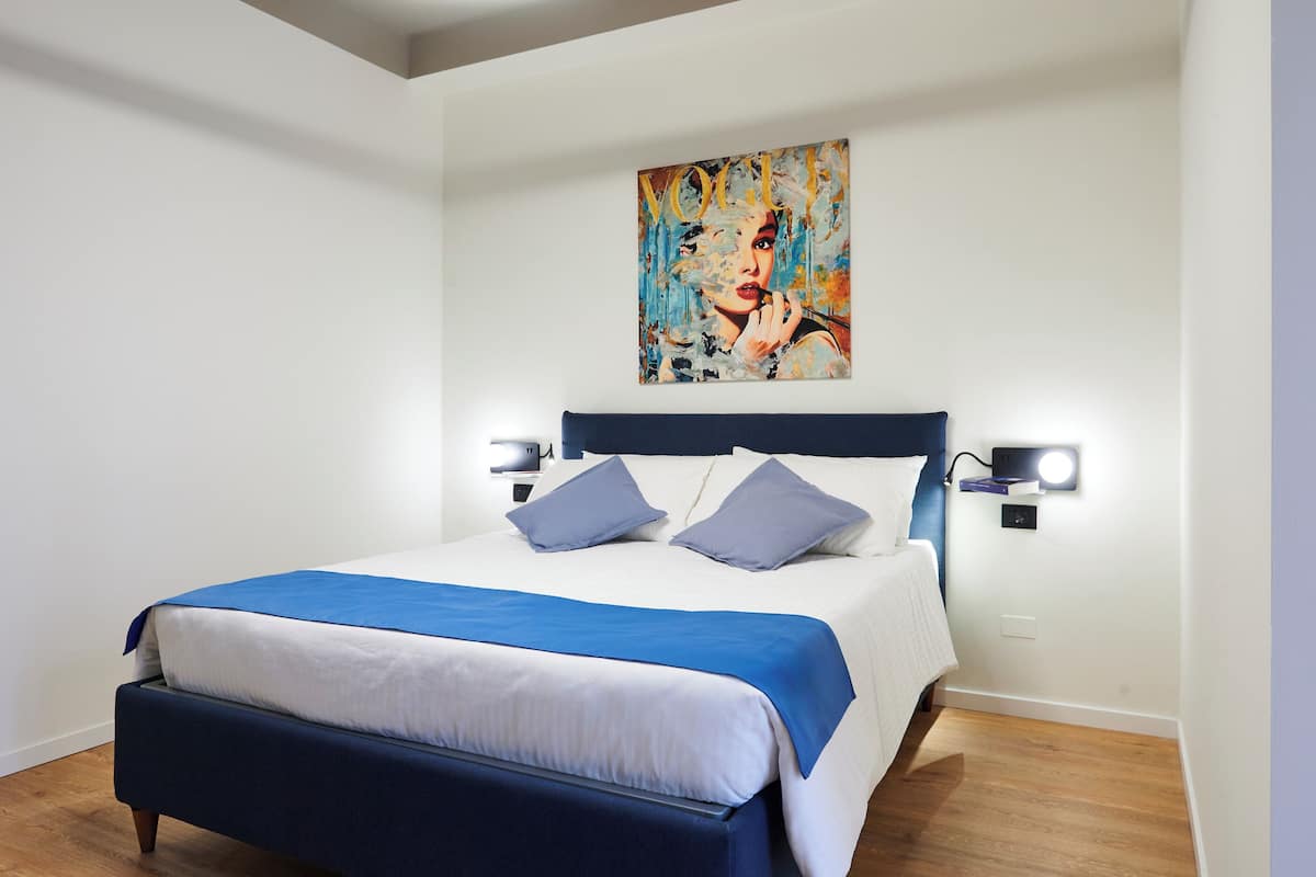 Deluxe Double Room | Hypo-allergenic bedding available, down comforters, blackout drapes