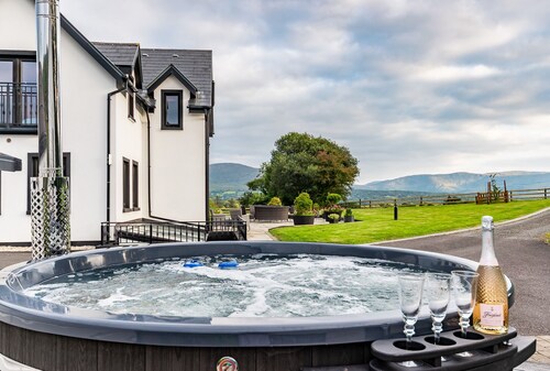 Luxury Country House on the Hill