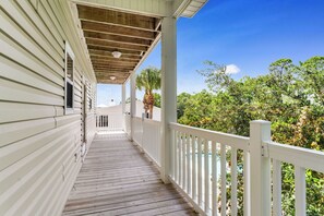 Terrace/patio - 4 BR with Pool - Gulf Views, short walk to beach! (St George Island)