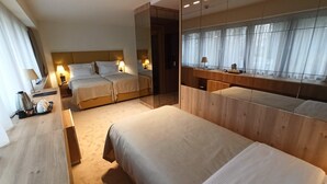 Unclassified image, 2 of 6, button - HOTEL AGAPE (Bar)