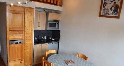 LES MENUIRES appartement 8 personnes 2 chambres + mezzanine