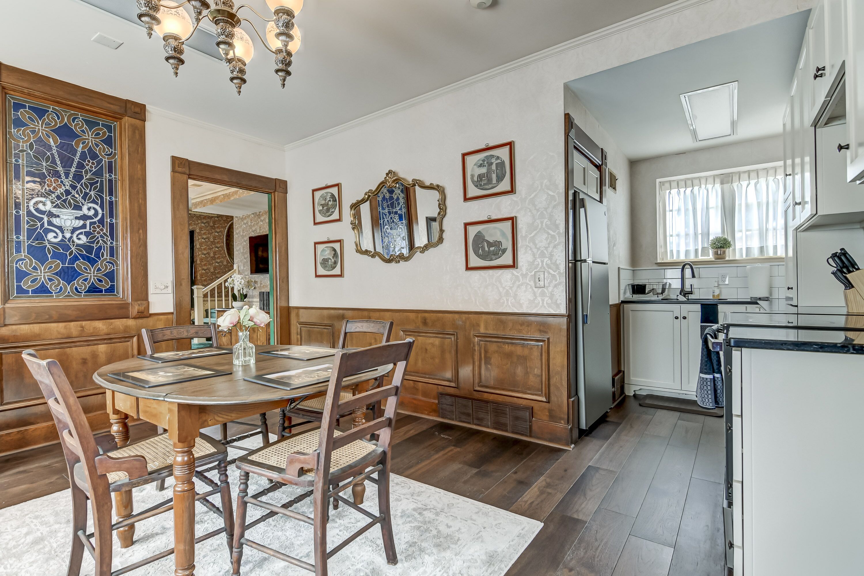 The Bressmer Carriage House - Kitchen / Dining