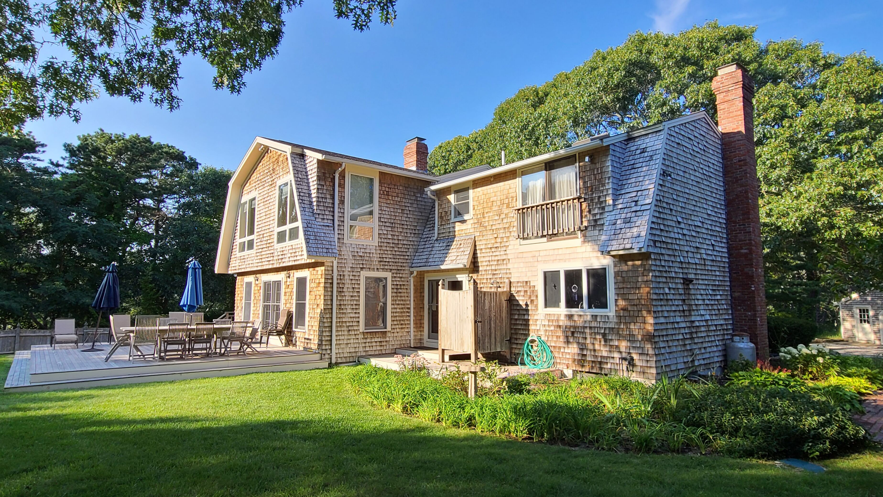 Spacious 5BD+ Home--A/C, Walk to Town Landing, Lovely Grounds