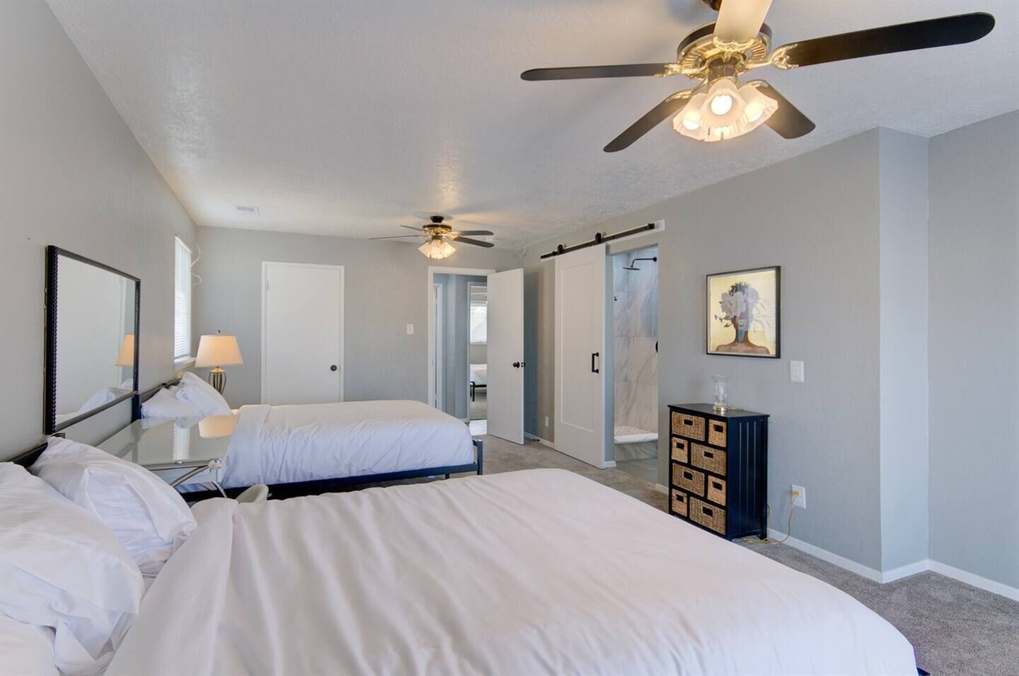 4 bedrooms, desk, iron/ironing board, free WiFi