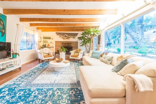 Unique Topanga Retreat 3-Building Compound