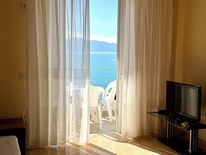 Apartment, Sea View | Living area | 32-inch flat-screen TV with cable channels - ERAL Apart-Hotel (Sarandë)