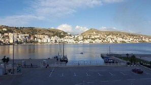 Beach nearby, white sand, 10 beach bars - ERAL Apart-Hotel (Sarandë)