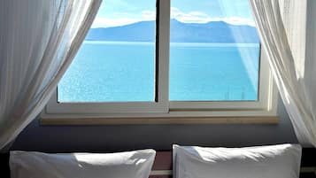 Căn hộ, quang cảnh biển | Bàn, bàn ủi/dụng cụ ủi quần áo, truy cập Internet không dây miễn phí