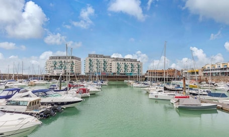 On the Water 2 -waterside Studio With Terrace Overlooking the Harbour