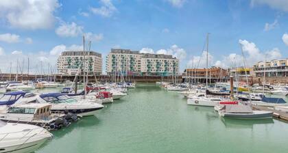 On the Water 2 -waterside Studio With Terrace Overlooking the Harbour