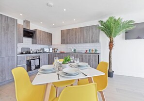 Apartment | 1 bedroom - Right On Bright On Apartment 1C - City Centre Luxury Apartments (Brighton)