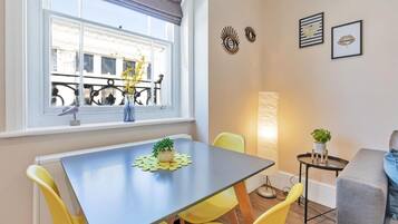 Apartment | In-room dining