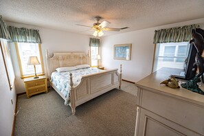 4 bedrooms, iron/ironing board, travel cot, free WiFi