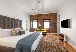 3 bedrooms, iron/ironing board, free WiFi, bed sheets - Phenomenal Private Downtown Condo on 2nd Ave! (Nashville)