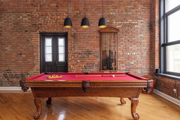 Game room - Phenomenal Private Downtown Condo on 2nd Ave! (Nashville)