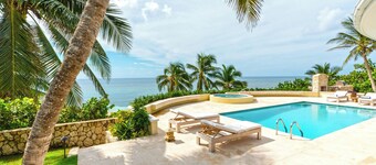 Turtle Beach: Swim with Sea Turtles! Modern Villa w/Pool, Jacuzzi, & Free Kayak!