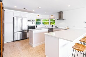 Fridge, microwave, oven, stovetop - Turtle Beach: Swim with Sea Turtles! Modern Villa w/Pool, Jacuzzi, & Free Kayak! (Spotts)