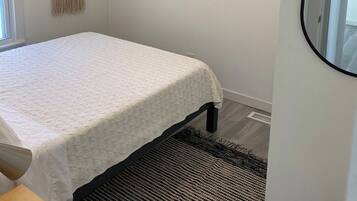 3 bedrooms, iron/ironing board, travel cot, WiFi