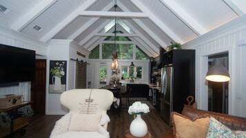 TV connectée, cheminée, Netflix, Hulu