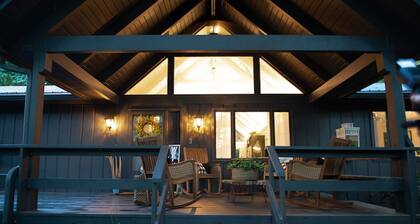 Nestle Inn -2 night min. luxury industrial farmhouse style. Close to Main St.