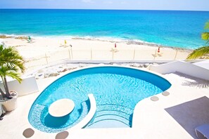 Outdoor pool, an infinity pool