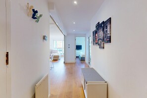 Interior - Bright 1-Bed Flat in Maida Hill Near Notting Hill & Kensington Gardens (London)
