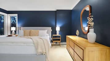 4 bedrooms, desk, iron/ironing board, WiFi